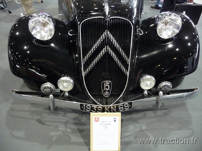 Epoquauto (40).JPG - 05/11/2010 - 69000 LYONƒPOQU'AUTO32�me Salon International Autos & Motos AnciennesCITROèN traction 15/6 G - Familiale - 1939ImmatriculŽe : 1939 KN 69
